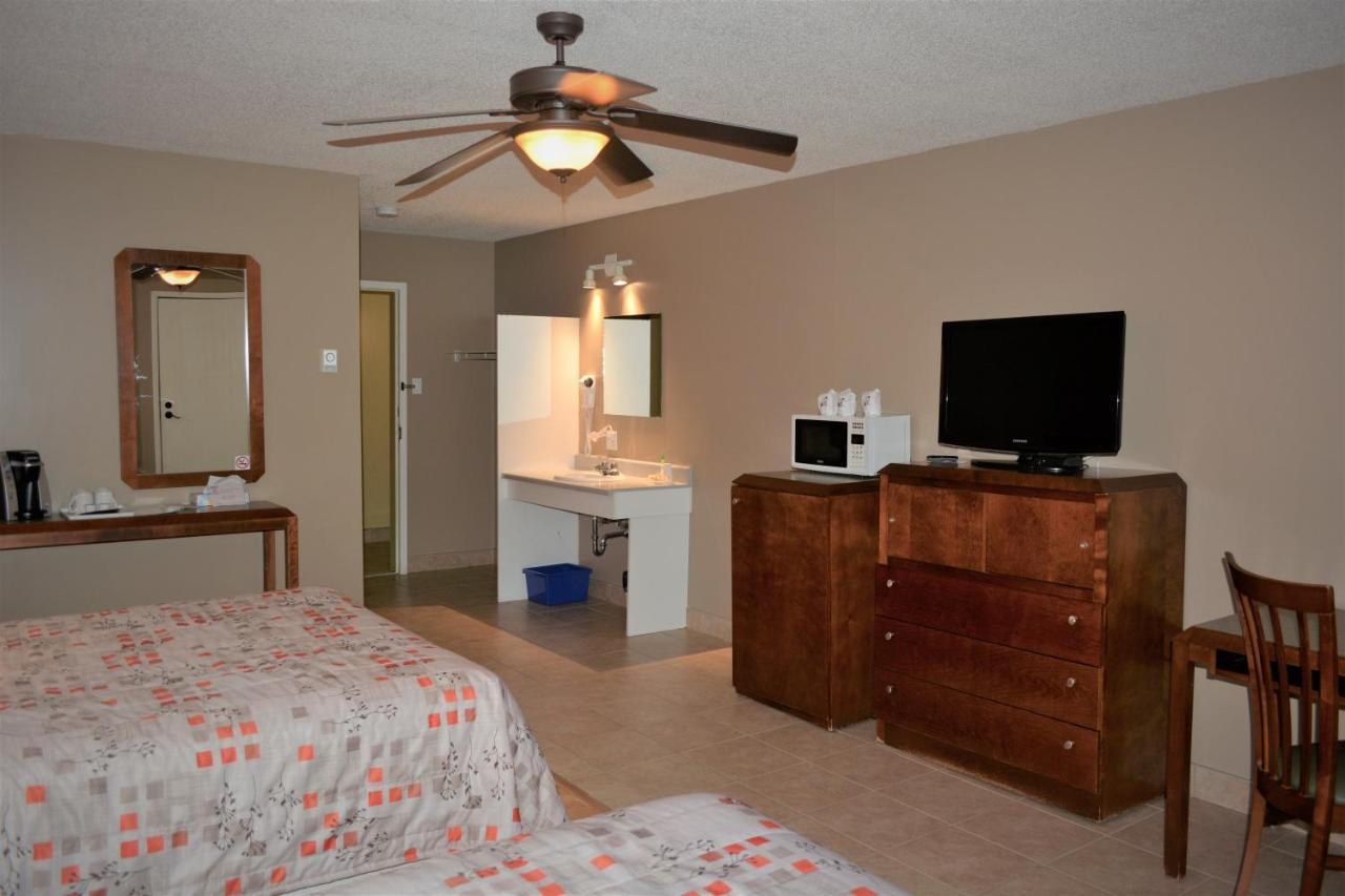 Motel Quatre Saisons Forestville Εξωτερικό φωτογραφία