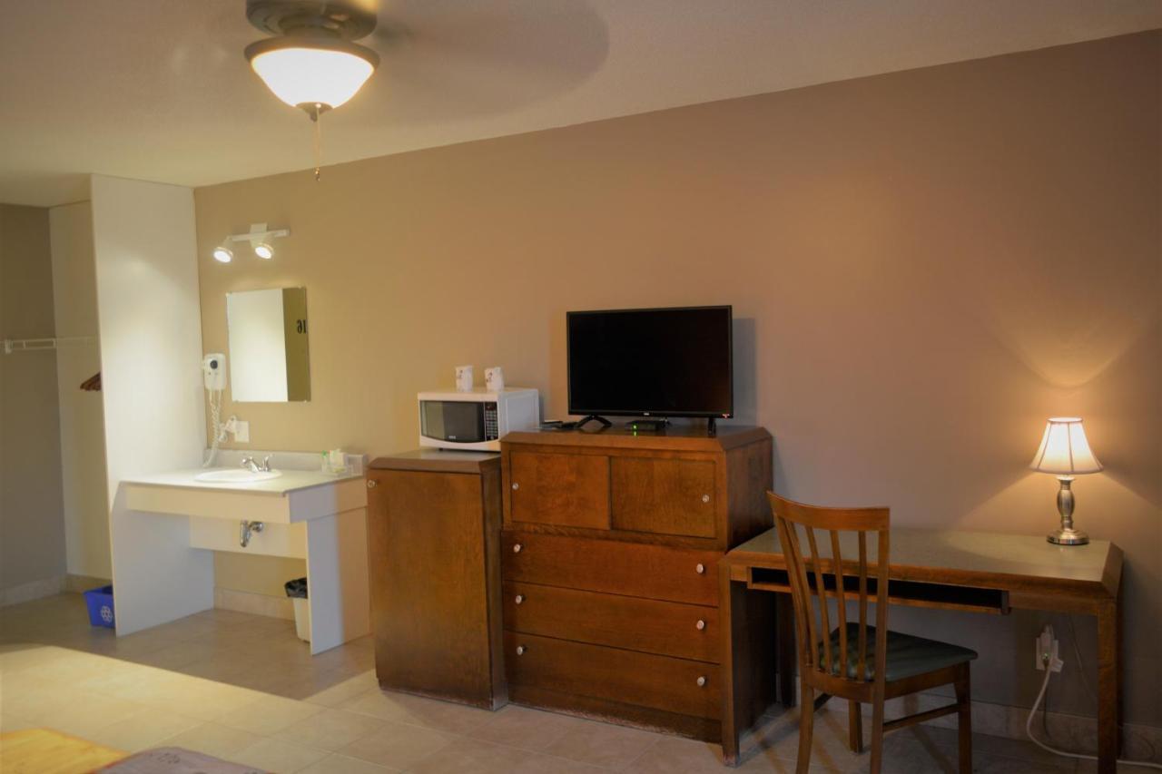 Motel Quatre Saisons Forestville Εξωτερικό φωτογραφία