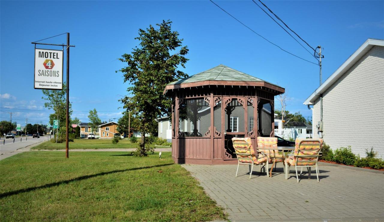 Motel Quatre Saisons Forestville Εξωτερικό φωτογραφία