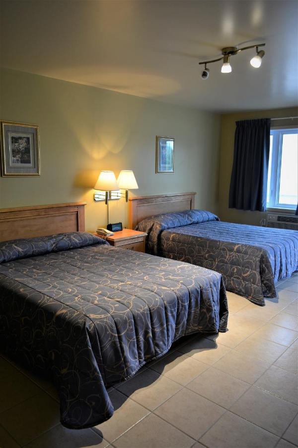 Motel Quatre Saisons Forestville Εξωτερικό φωτογραφία